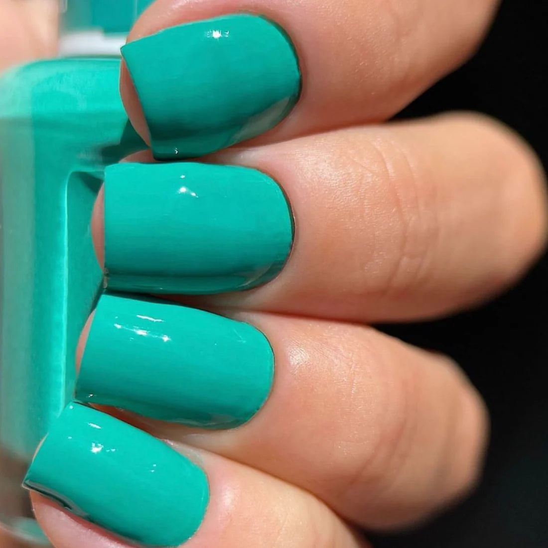 DND Gel Polish #438 - Island Oasis UV/LED Soak Off Gel
