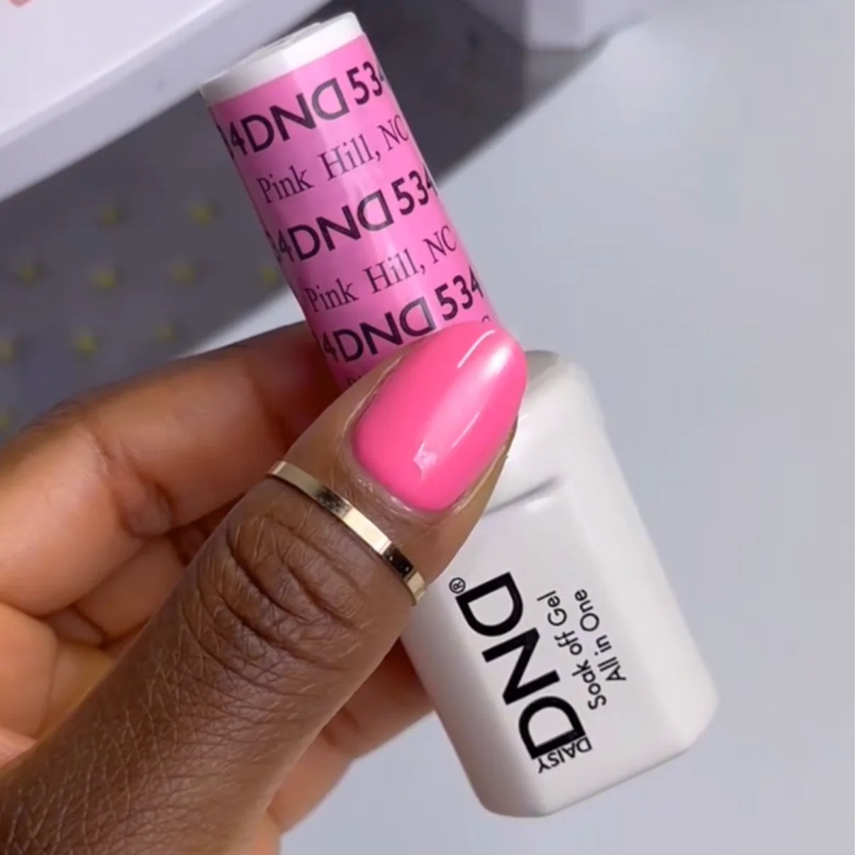 DND Gel UV/LED Soak Off Gel Polish #534 - Pink Hill